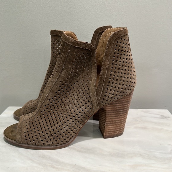 Lucky Brand Larise Open Toe Ankle Bootie Brown Slip On Suede Cut Out Size 10 - Picture 6 of 10